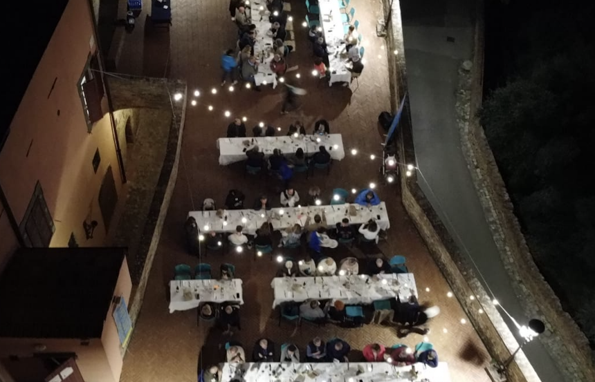 A Certaldo, successo per la cena di beneficenza: al via la raccolta fondi per una nuova ambulanza