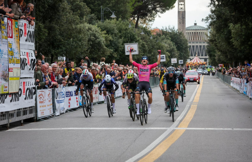 Il giovane ciclista Lorenzo Magli saluta il team Mastromarco con una doppia vittoria