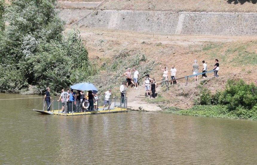 Torna il servizio traghetto sul fiume Arno tra Limite e Tinaia