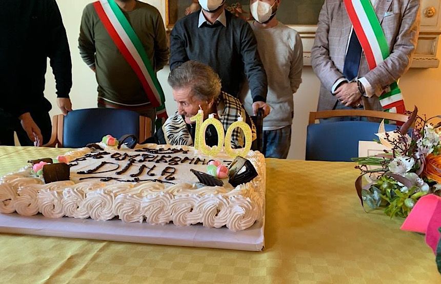 Montaione e Castelfiorentino si stringono per gli auguri a Dina, la nuova centenaria